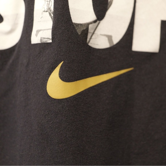 Nike Basketball Graphic Tee Medium​ - Picture 4 of 5